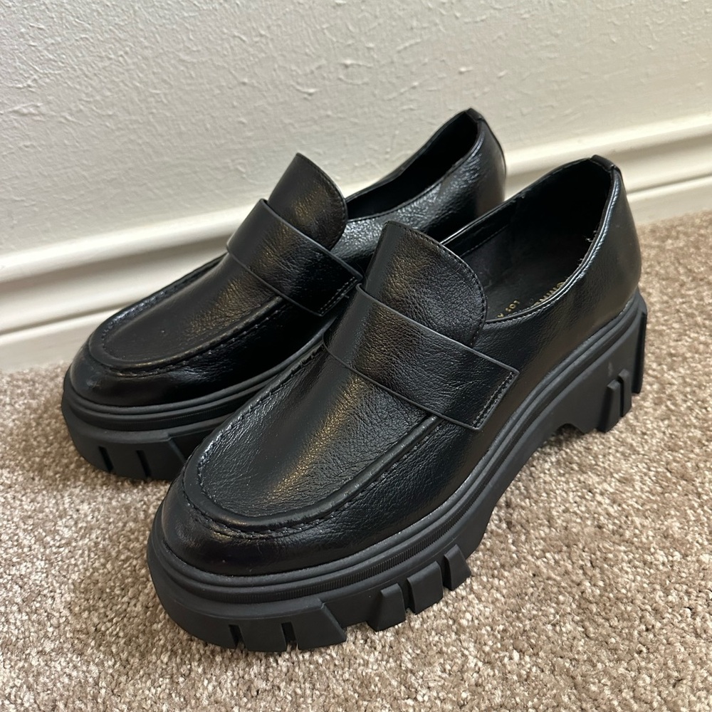 Chinese Laundry platform loafers size 9